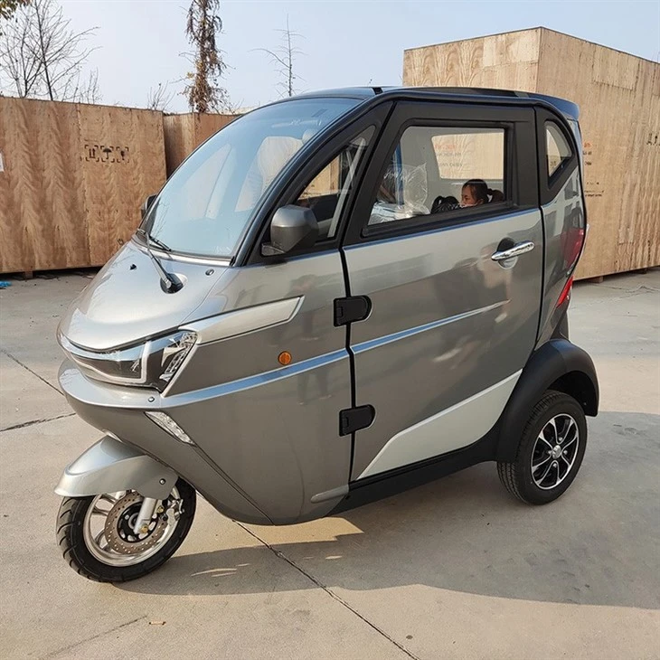 High Quality Cheap Electric Tricycle Motor Rickshaw With Closed Cabin For Travelling